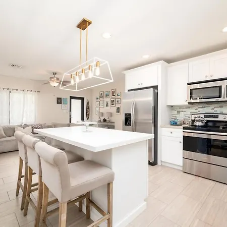 Home At Poinsettia Heights